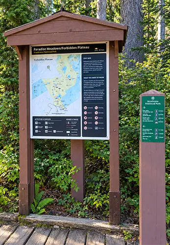 sign indicating how far it is to lake helen mackenzie